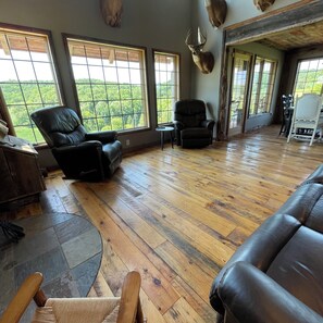 Smart-tv en een open haard