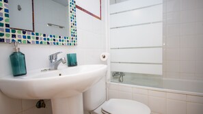 Baignoire, serviettes fournies