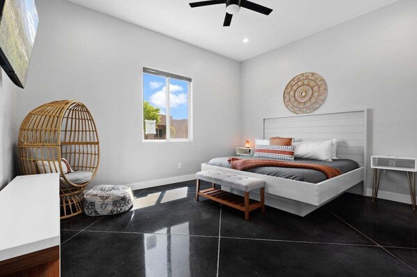 4 bedrooms, iron/ironing board, free WiFi, bed sheets