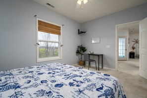 2 bedrooms, desk, travel cot, WiFi