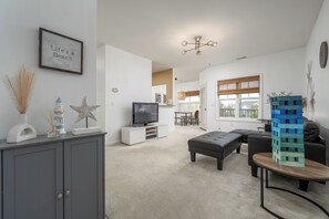 Smart TV - Bright and Airy Coastal Retreat 3rd Floor Condo (Lewes)