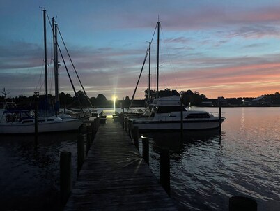 A fisherman's dream destination & getaway at a Peaceful Family Friendly Marina