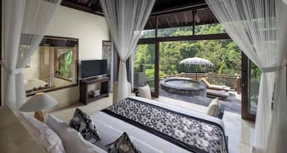 The Kayon Valley Resort Premier Pool Villa HotTub