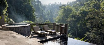 The Kayon Valley Resort Premier Pool Villa HotTub