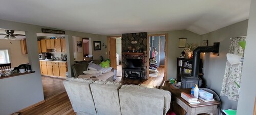 Beautiful Keweenaw Country Cottage! Located in Upper Peninsula MI! Fenced yard!