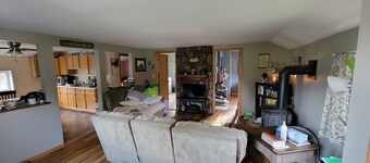 Beautiful Keweenaw Country Cottage! Located in Upper Peninsula MI! Fenced yard!