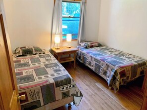 2 bedrooms, internet, bed sheets