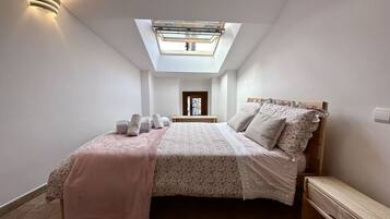 2 bedrooms, iron/ironing board, bed sheets