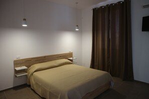 2 bedrooms, free WiFi, bed sheets - Vittoria's Atelier - HOLIDAY HOME (Carini)
