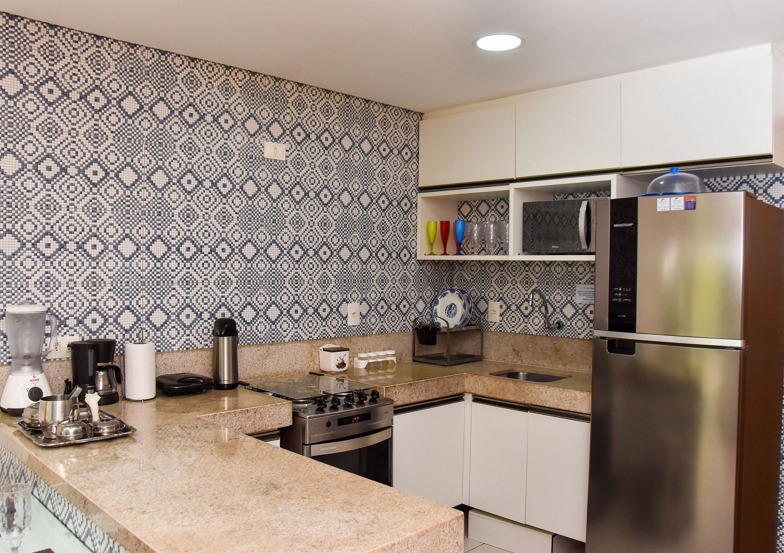 Apartemen | Dapur pribadi | Lemari es, microwave, blender, dan peralatan masak/sendok-piring