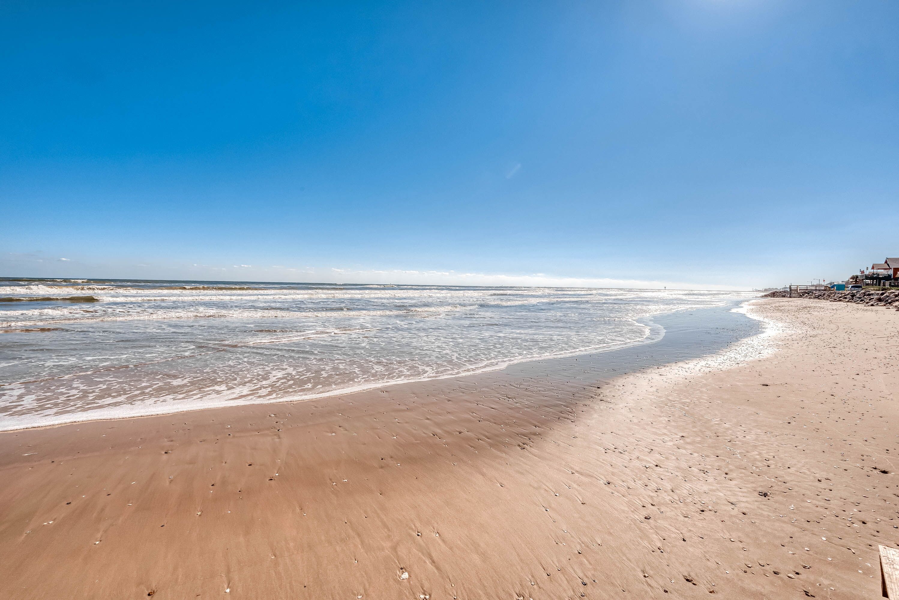 Aan het strand, ligstoelen aan het strand, strandlakens