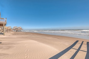 Am Strand, Liegestühle, Strandtücher