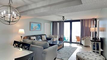 Condo (3 Bedrooms) | Property amenity