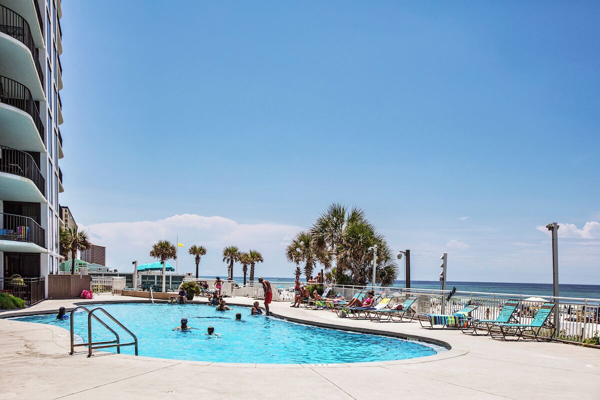 Condo (3 Bedrooms) | Property amenity
