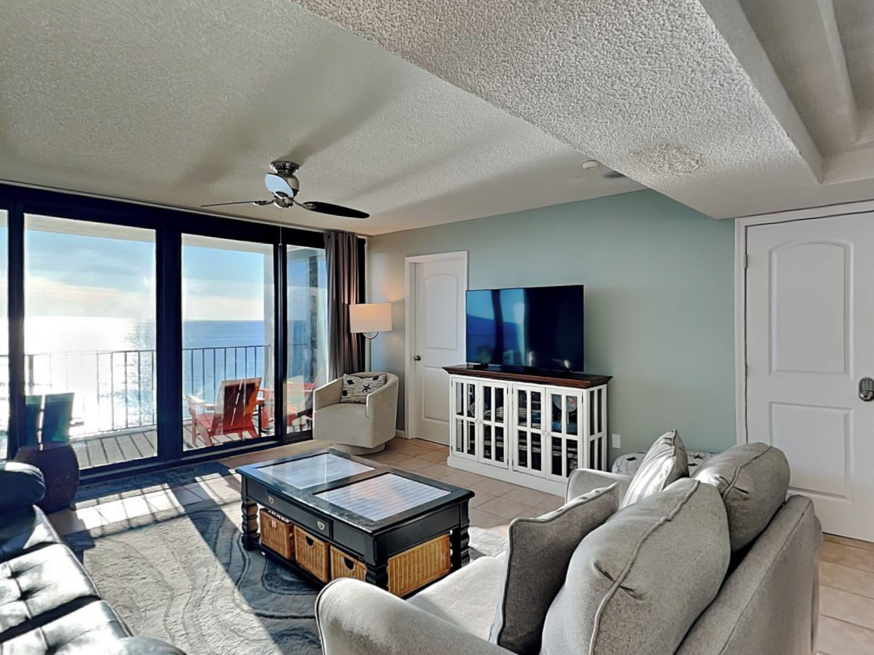 Condo (3 Bedrooms) | Servicio de la propiedad