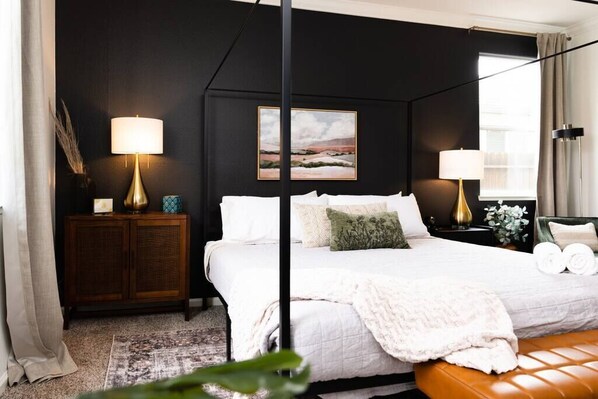 5 bedrooms, iron/ironing board, WiFi, bed sheets