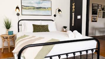 5 habitaciones, tabla de planchar con plancha, wifi y ropa de cama