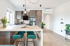 Fridge, microwave, oven, stovetop