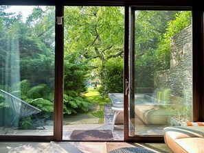 Interior - Super-Lux Oceanfront property with private beach access in Estate section (East Hampton)