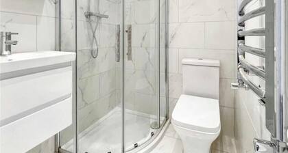 Private studio Apartment/Flat in London