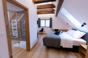 1 habitación, minibar, escritorio y espacio para trabajar con laptop 