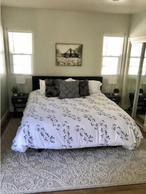 2 soverom, strykejern/-brett, wi-fi og sengetøy