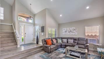 Smart TV, fireplace, stereo