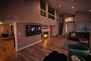 Interior - Vegas Heated Pool+Spa Oasis, 15 Min to Strip (Henderson)