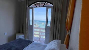 Superior Suite | 1 bedroom, blackout curtains, travel cot, free WiFi