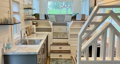 The Trillium Tiny House by the Lake