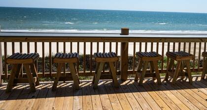 NEW Beach Front Home Away From Crowds- Seaside Sanctuary!