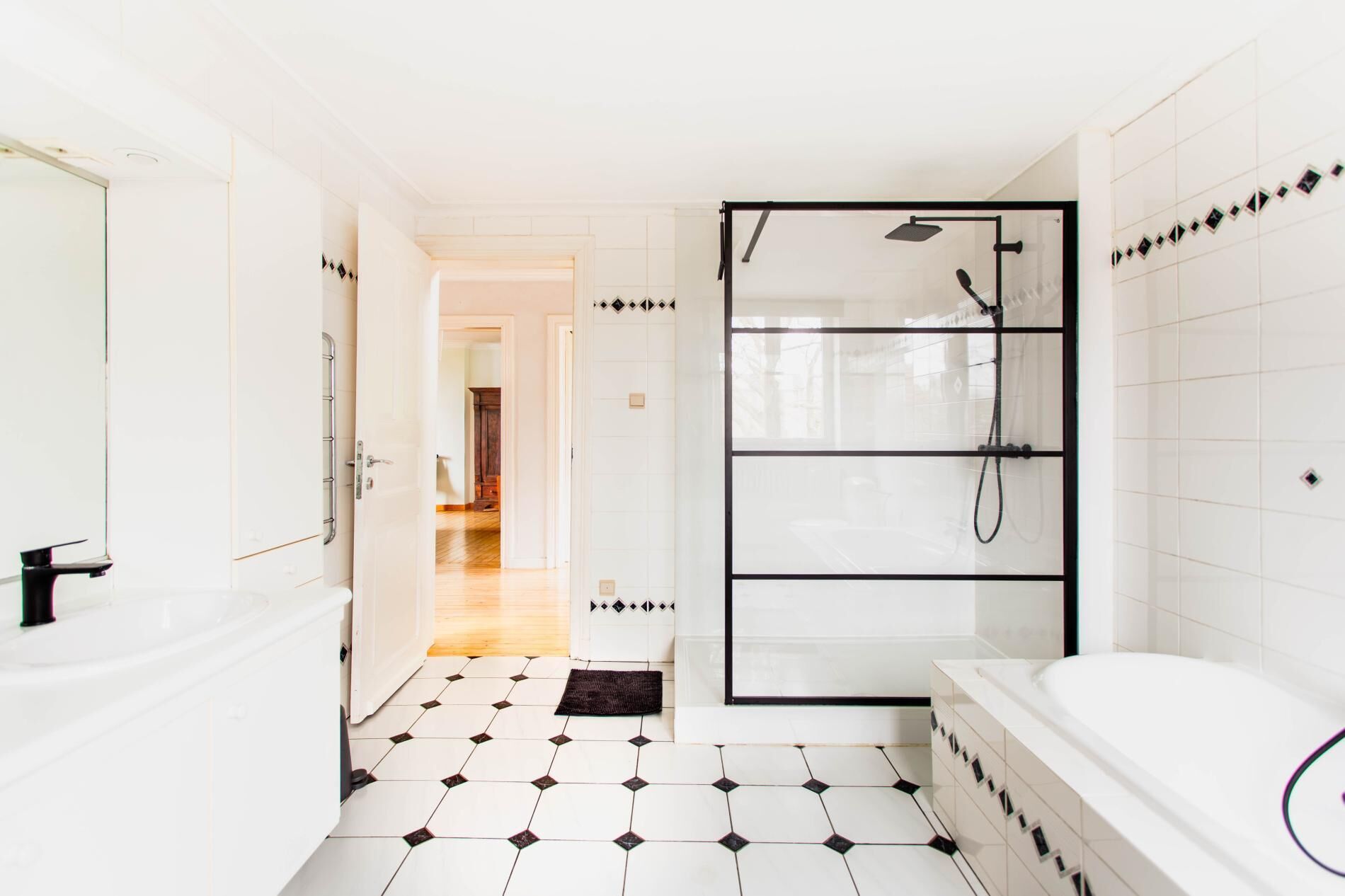 Shower, towels