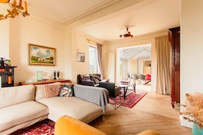 Smart TV, fireplace, table tennis, stereo - Beautiful mansion with swimmingpool and jacuzzi (Bilzen)