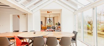 13P 5B Beautiful mansion with swimmingpool and jacuzzi