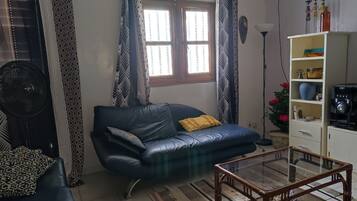 Télévision, lecteur de DVD, chaîne hi-fi