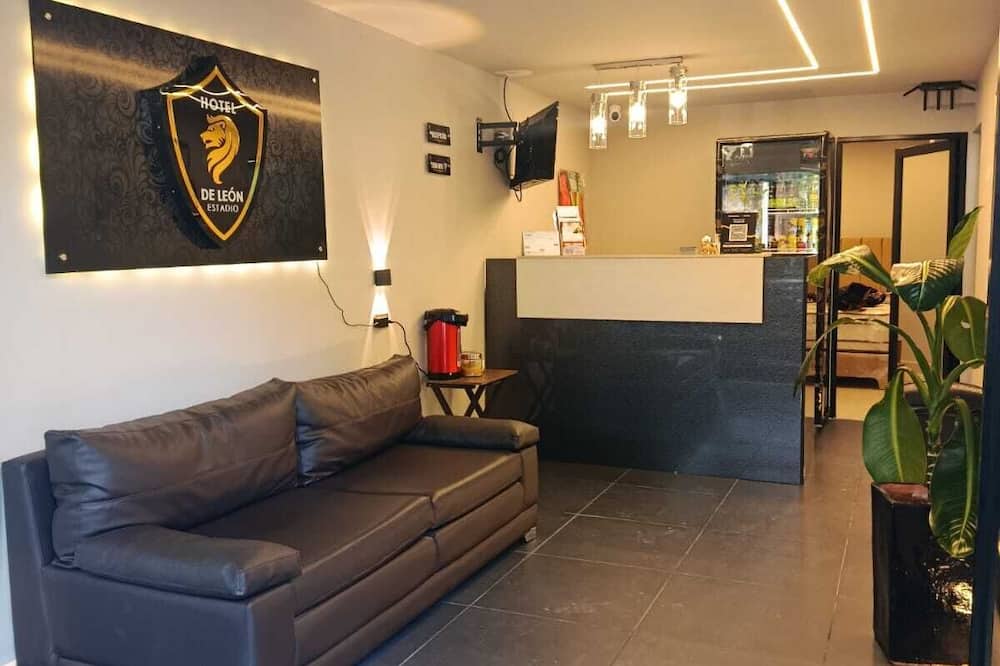 Hotel De León Estadio