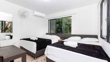 Executive Room | 1 bedroom, pillow-top beds, desk, laptop workspace