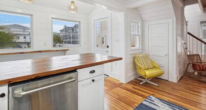 Charming Newly Renovated Bethany Beach Cottage 1/2 Block to Beach & Town Center