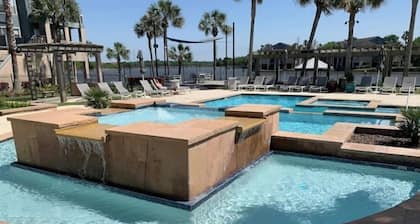 Tranquility Base waterfront/pool 1-bedroom condo