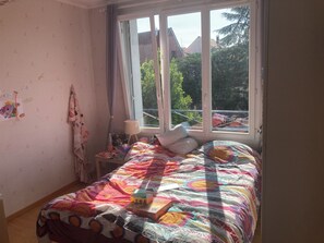4 bedrooms, WiFi, bed sheets