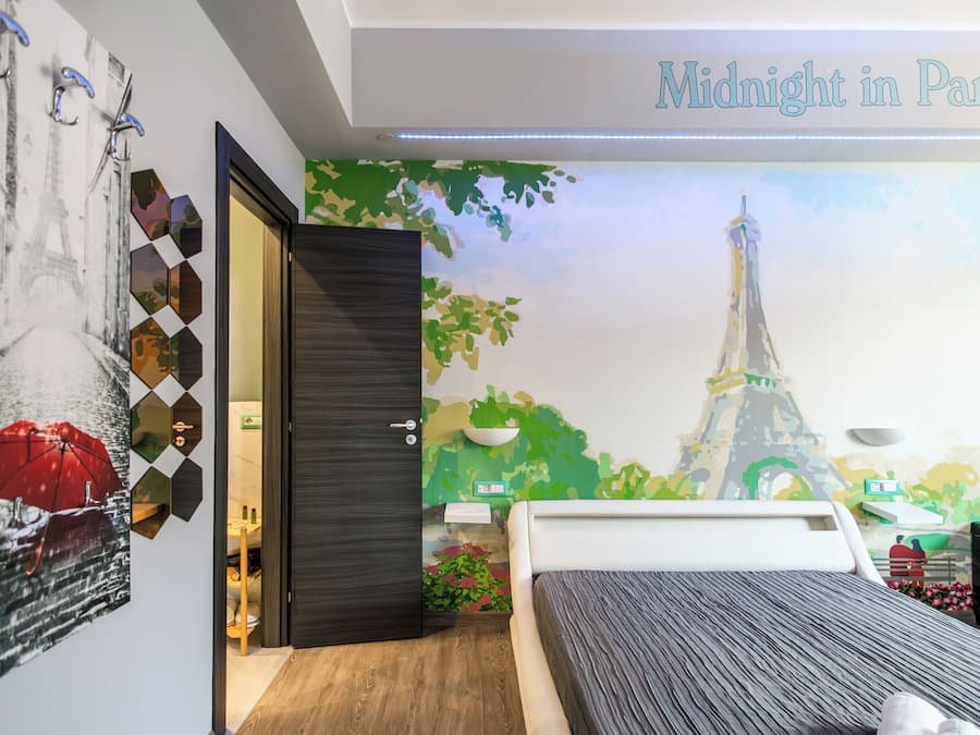 Deluxe tweepersoonskamer | Hypoallergeen beddengoed, donzen dekbedden, een minibar