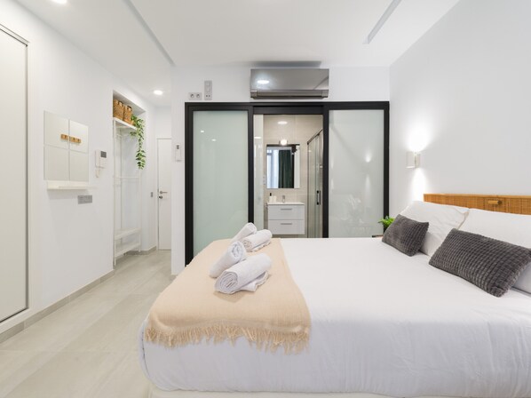 1 soverom, strykejern/-brett, wi-fi (inkludert) og sengetøy