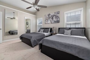 3 bedrooms, iron/ironing board, free WiFi, bed sheets - Family-Friendly Raleigh Home, Close to Downtown (Raleigh)