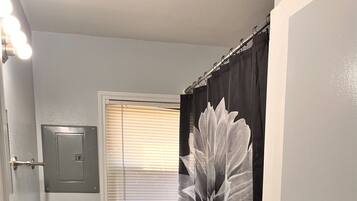 Handtücher, Seife, Shampoo, Toilettenpapier