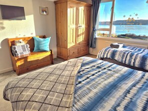 9 habitaciones, tabla de planchar con plancha y cuna de viaje 