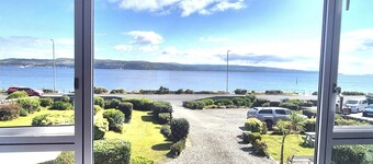 Great for large groups
Hot tubs, fire pit, water views
Sleeps 17
Pet friendly 