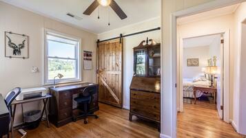 3 bedrooms, desk, iron/ironing board, travel cot