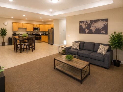 Rest & Recharge · 3BR · Near Ingalls & Shipyard