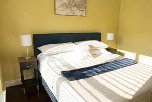 3 bedrooms, iron/ironing board, free WiFi, bed sheets - Ground Floor · 3BR 2BA · King Beds · W/D · Parking (Moss Point)