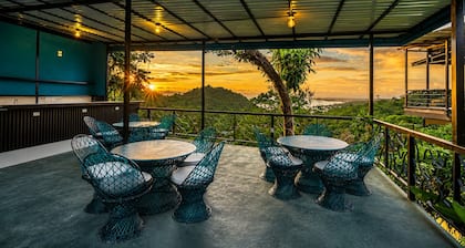 Vista del Pacifico Boutique Hotel